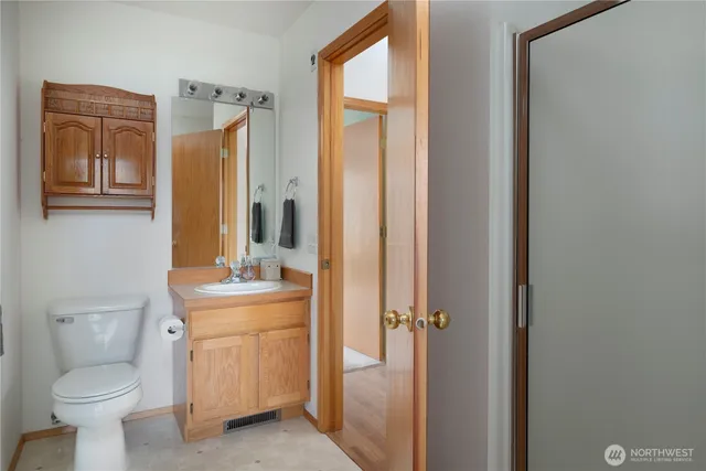 $369,000 | 161 West Whidbey Avenue, Unit 4, Oak Harbor, WA 98277