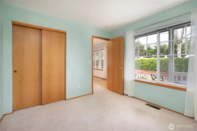 $369,000 | 161 West Whidbey Avenue, Unit 4, Oak Harbor, WA 98277