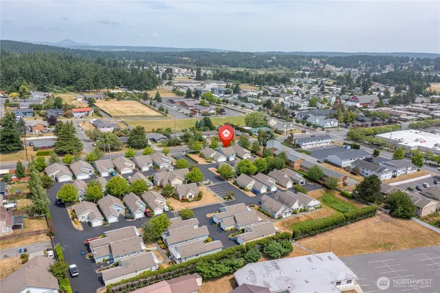 $369,000 | 161 West Whidbey Avenue, Unit 4, Oak Harbor, WA 98277
