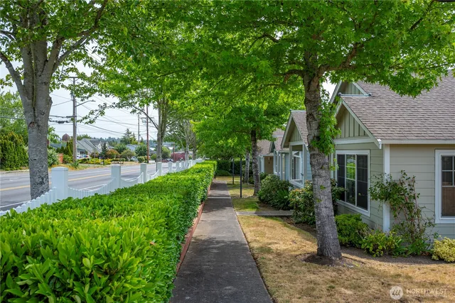 $369,000 | 161 West Whidbey Avenue, Unit 4, Oak Harbor, WA 98277