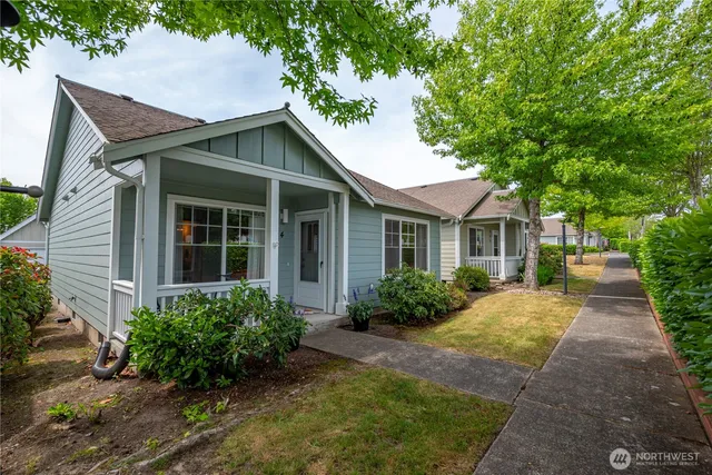 $369,000 | 161 West Whidbey Avenue, Unit 4, Oak Harbor, WA 98277