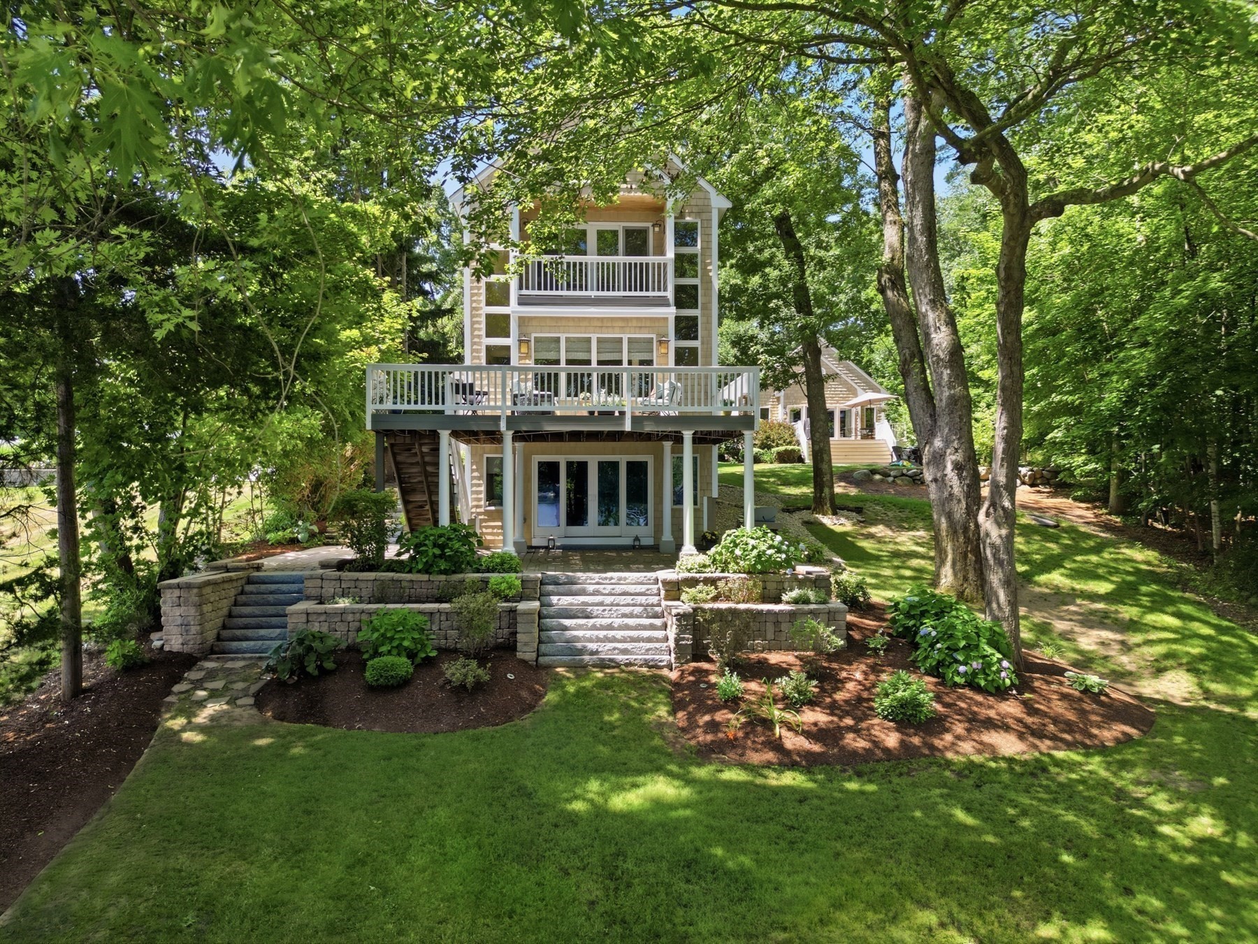 89 Dunstable Road Westford, MA 01886 - Photo 1 of 39 Gallery Image 1