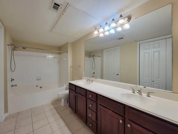 $1,700 | 7575 Kirby Drive, Unit 2420, Houston, TX 77030