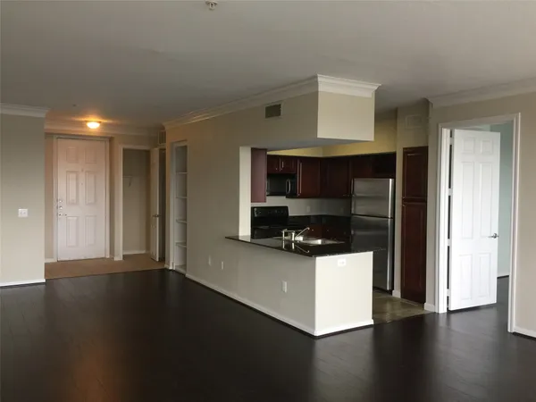 $1,700 | 7575 Kirby Drive, Unit 2420, Houston, TX 77030