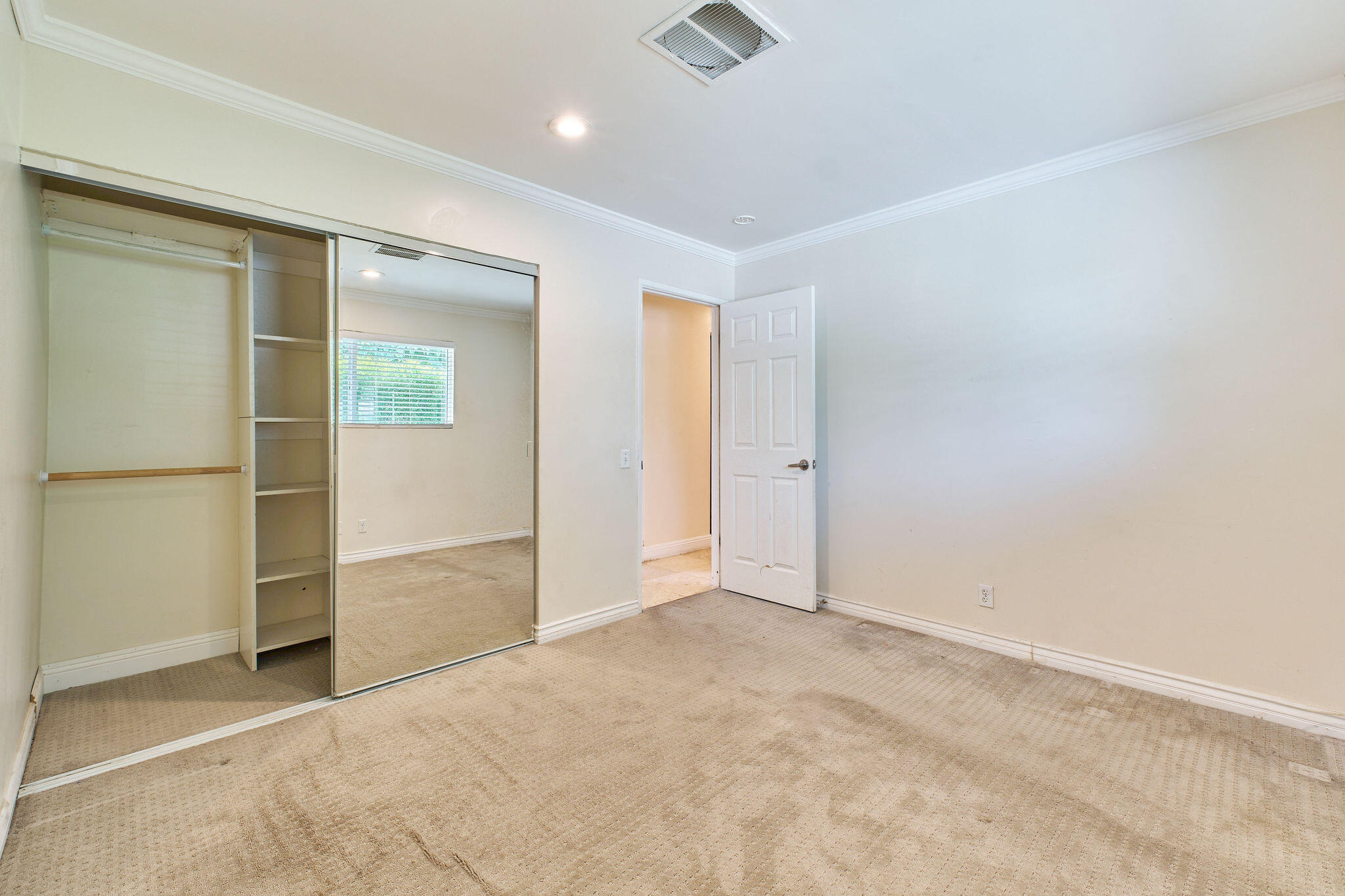83175 Rue Paray Thermal, CA 92274 - Photo 29 of 44 an empty room with closet