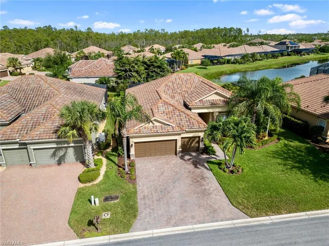 an aerial view of a house having outdoor space