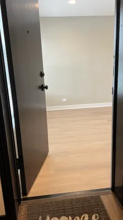 $2,100 | 4835 Hull Street, Unit 1E, Skokie, IL 60077