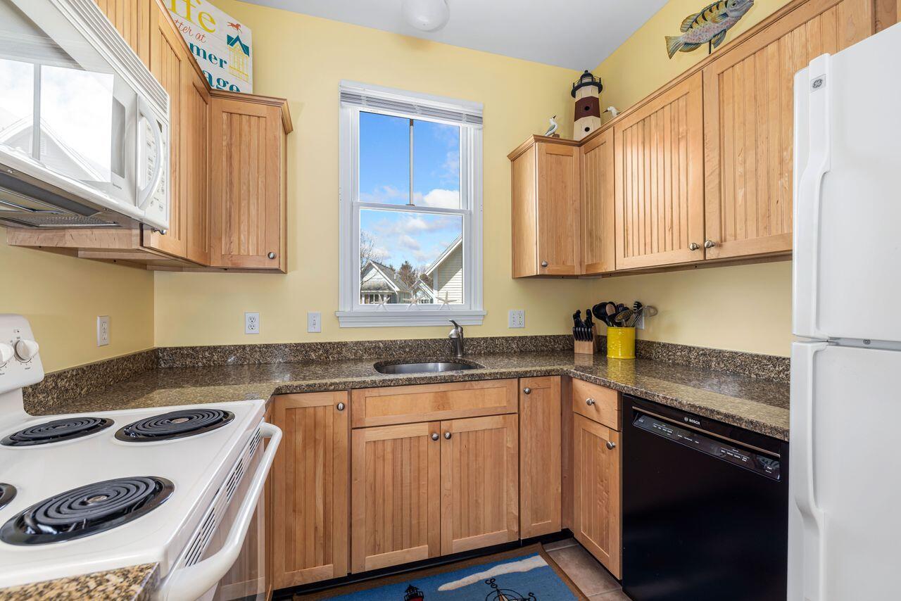 454 Post Road, Unit 413 Wells, ME 04090 - Photo 15 of 46 3G0A4105