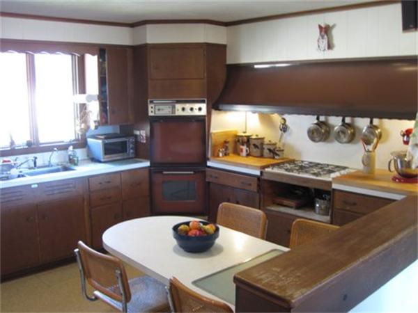 371 Montague Road Amherst, MA 01002 - Photo 4 of 20