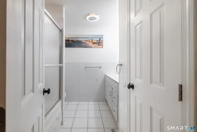 $2,000 | 410 Farmington Avenue, Unit O6, New Britain, CT 06053