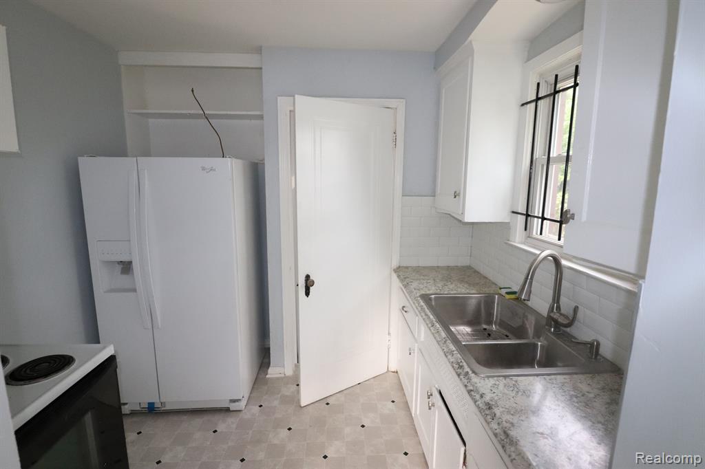 20058 Santa Rosa Drive Detroit, MI 48221 - Photo 8 of 26