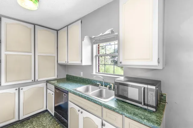 $197,000 | 353 Florence Drive, DeFuniak Springs, FL 32433