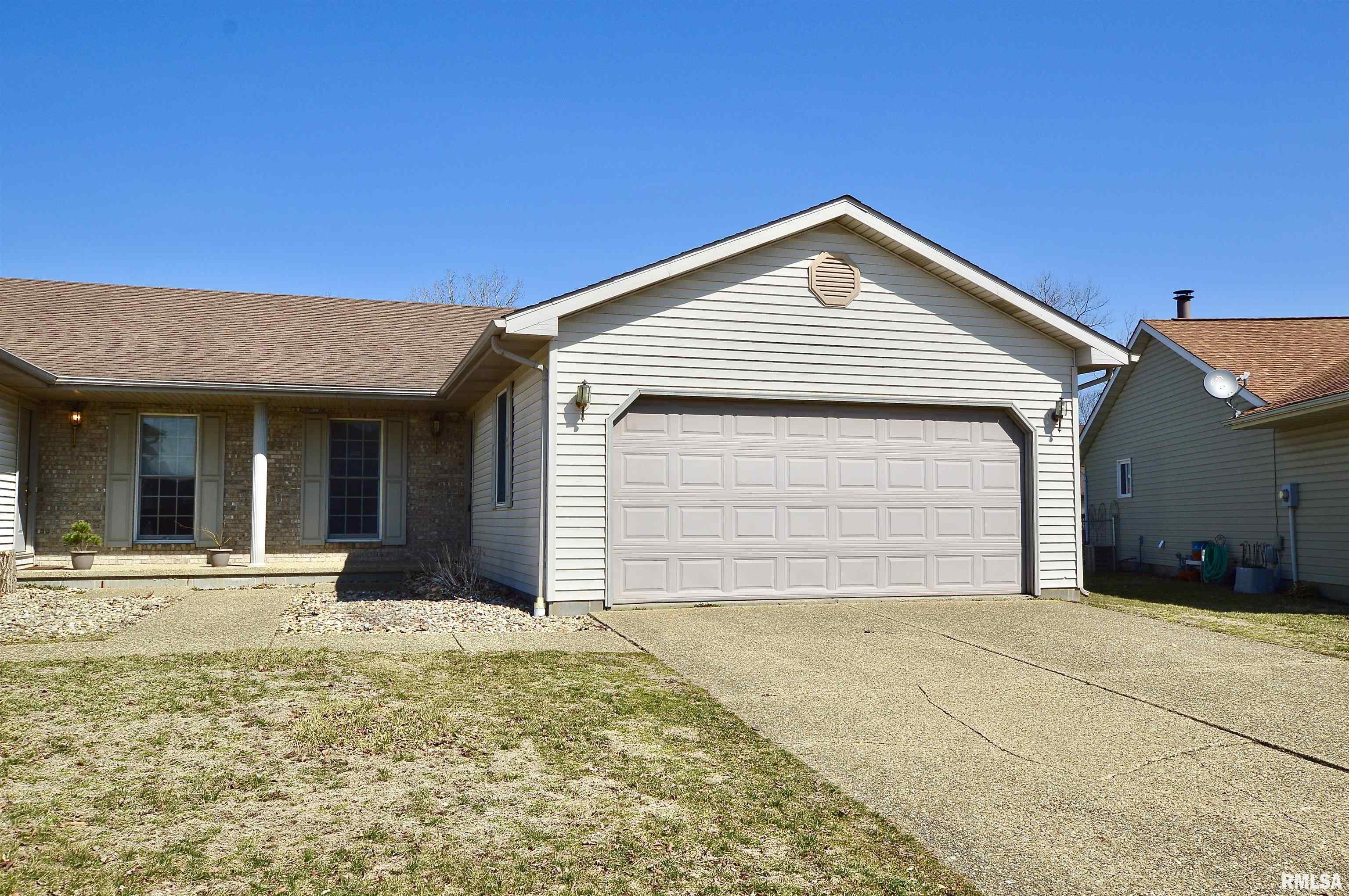 129 Genoa Drive Springfield, IL 62703 - Photo 1 of 21 Gallery Image 1