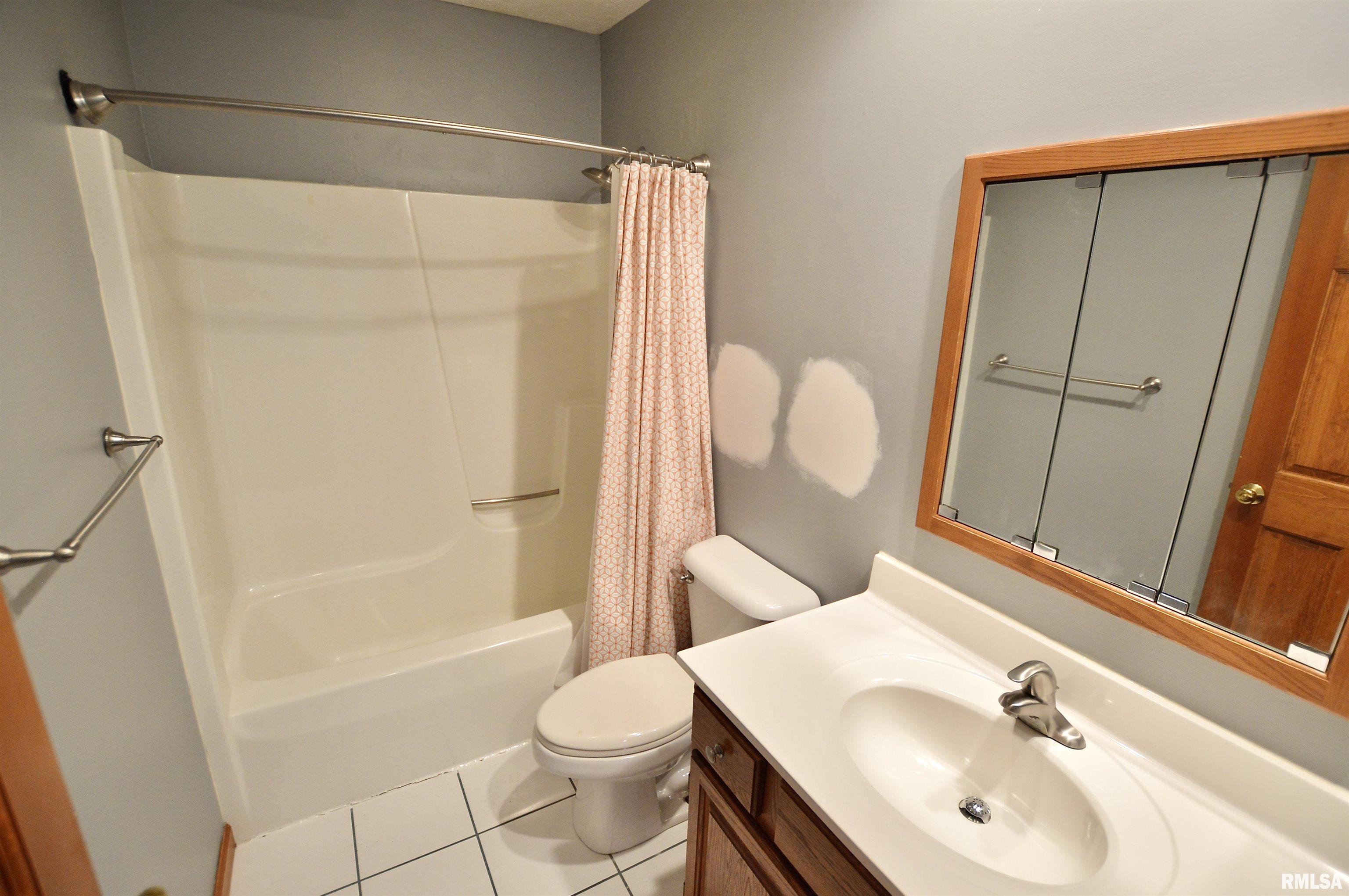 129 Genoa Drive Springfield, IL 62703 - Photo 13 of 21 Gallery Image 13