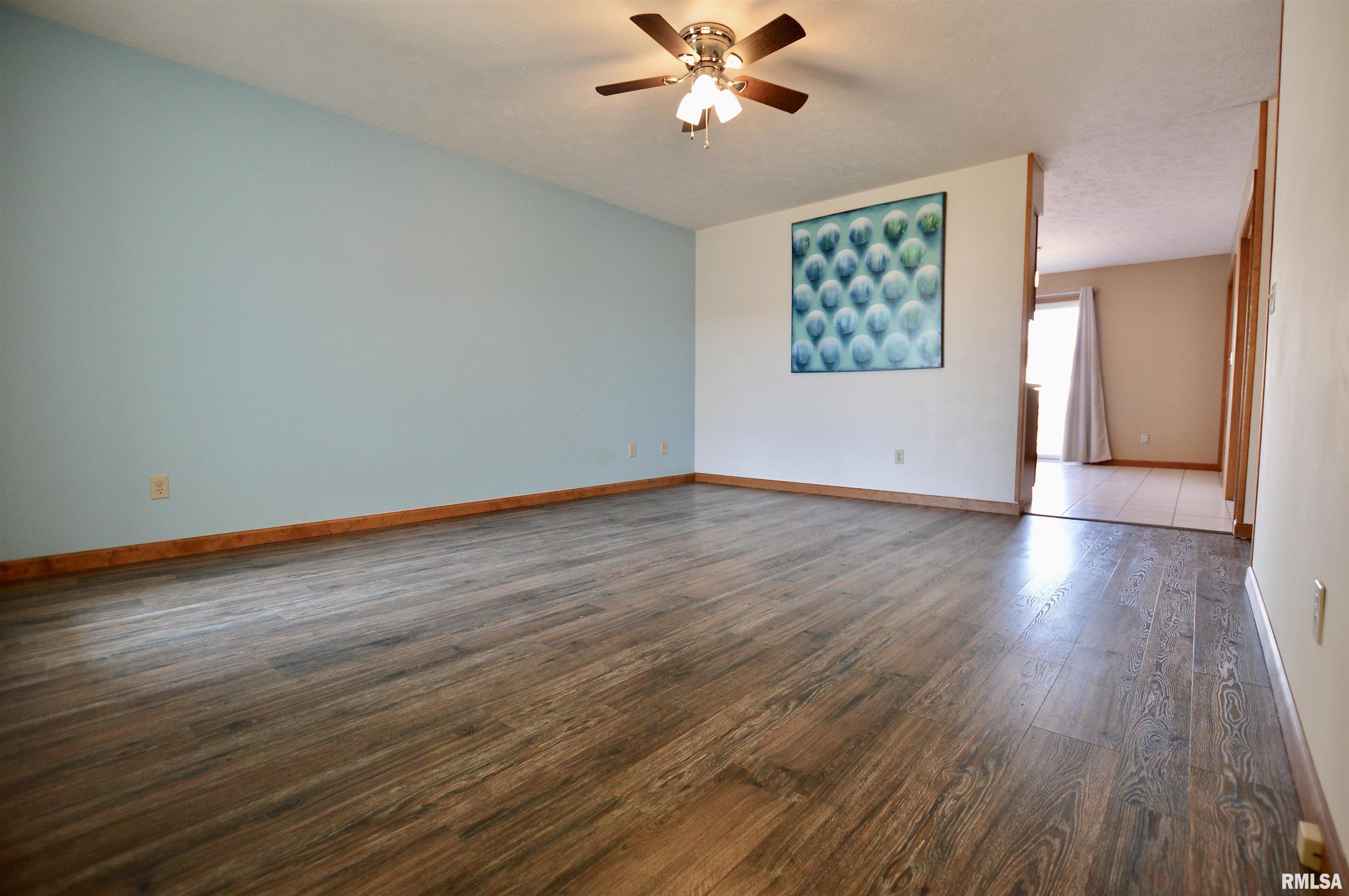 129 Genoa Drive Springfield, IL 62703 - Photo 4 of 21 Gallery Image 4