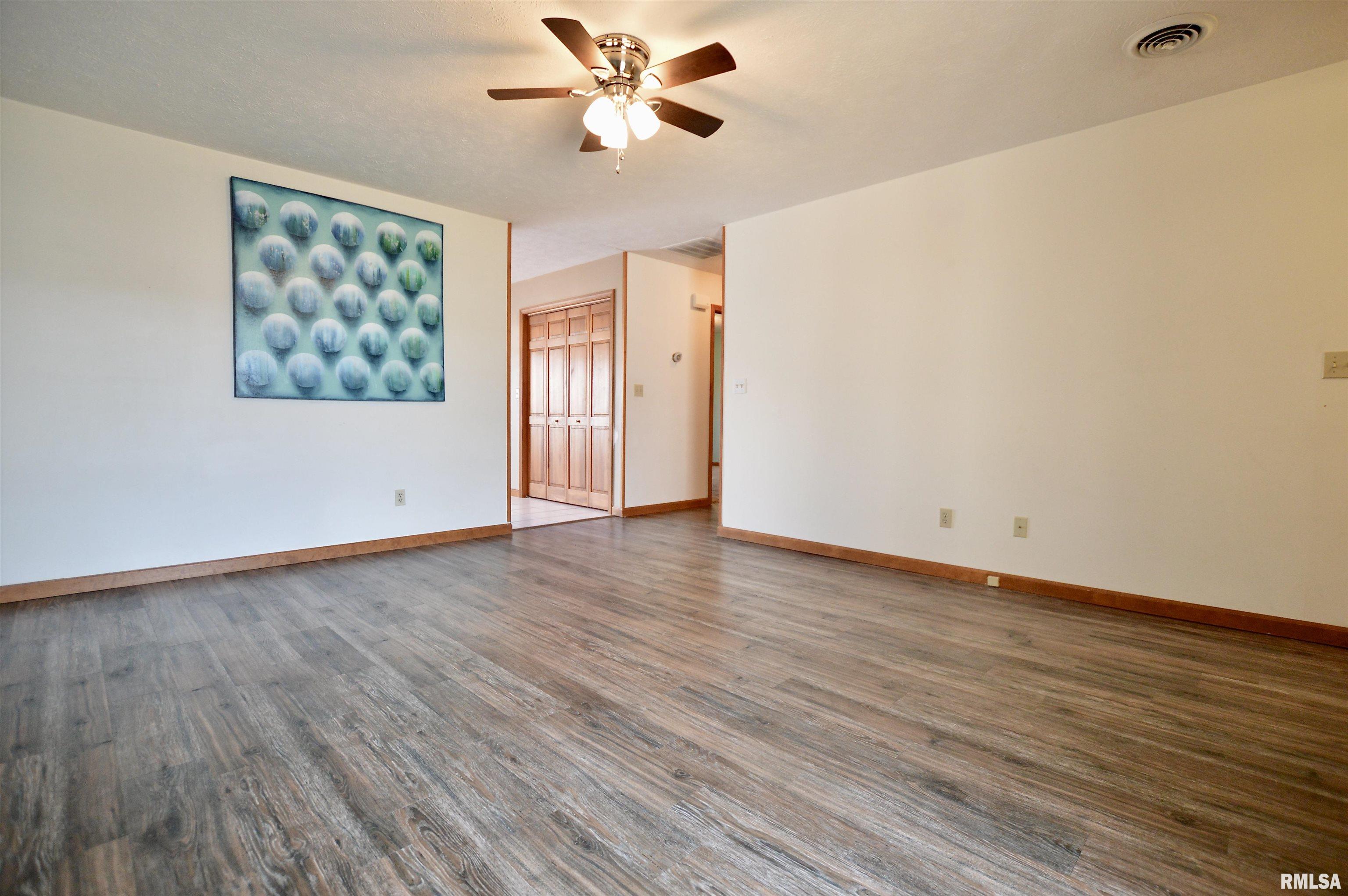 129 Genoa Drive Springfield, IL 62703 - Photo 5 of 21 Gallery Image 5