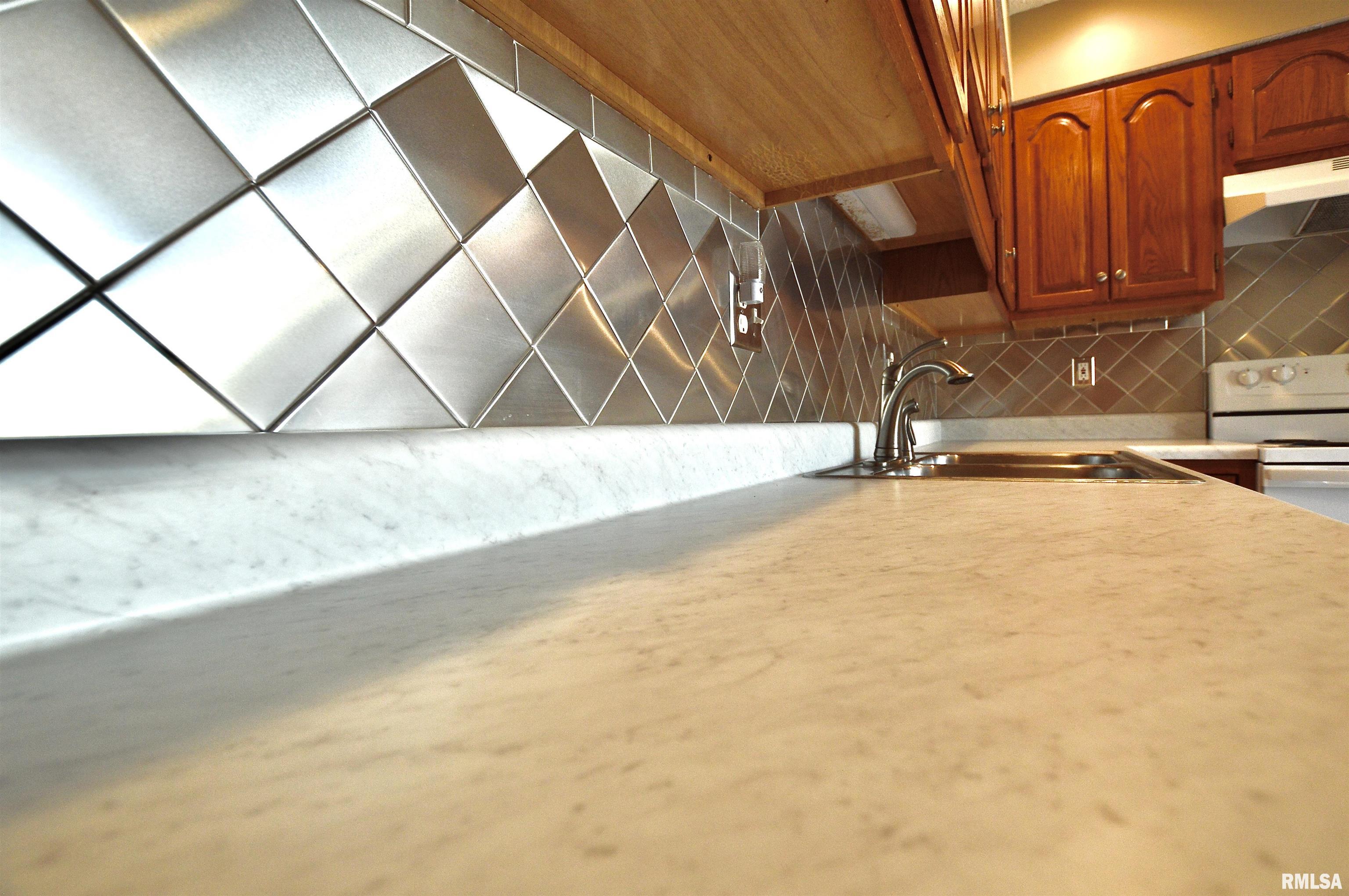 129 Genoa Drive Springfield, IL 62703 - Photo 9 of 21 Gallery Image 9
