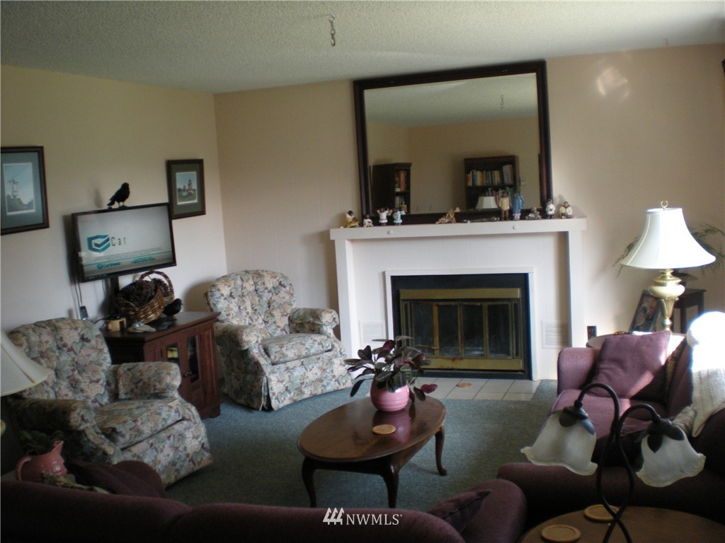915 North Harding Road Elma, WA 98541 - Photo 3 of 12 Gallery Image 3