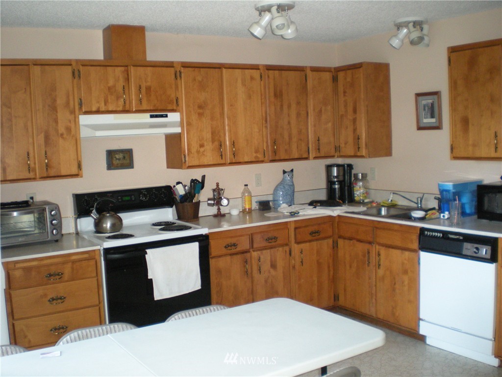 915 North Harding Road Elma, WA 98541 - Photo 4 of 12 Gallery Image 4
