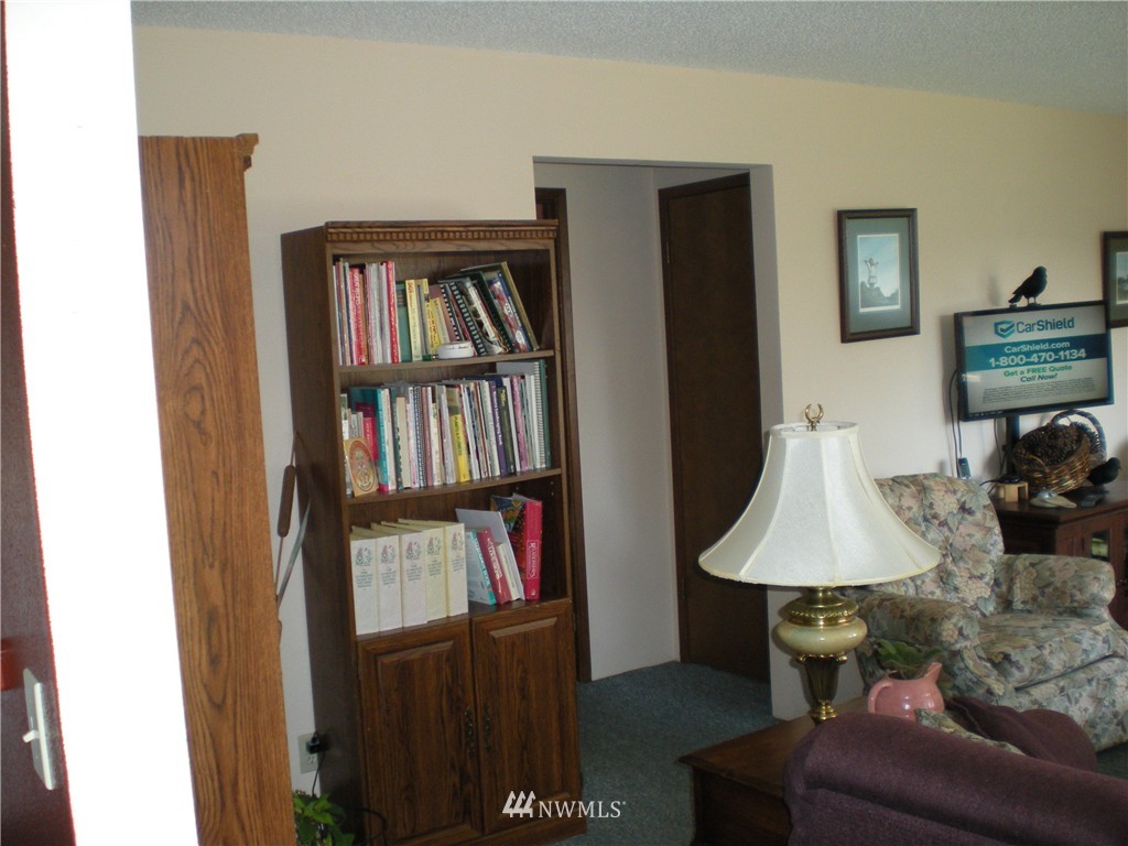 915 North Harding Road Elma, WA 98541 - Photo 5 of 12 Gallery Image 5