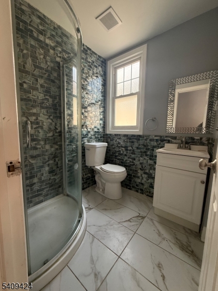 51 Myrtle Avenue Clifton, NJ 07014 - Photo 6 of 19