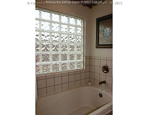 23 Pinson Drive Winfield, WV 25213 - Photo 7 of 16 Master Bath/Spa.