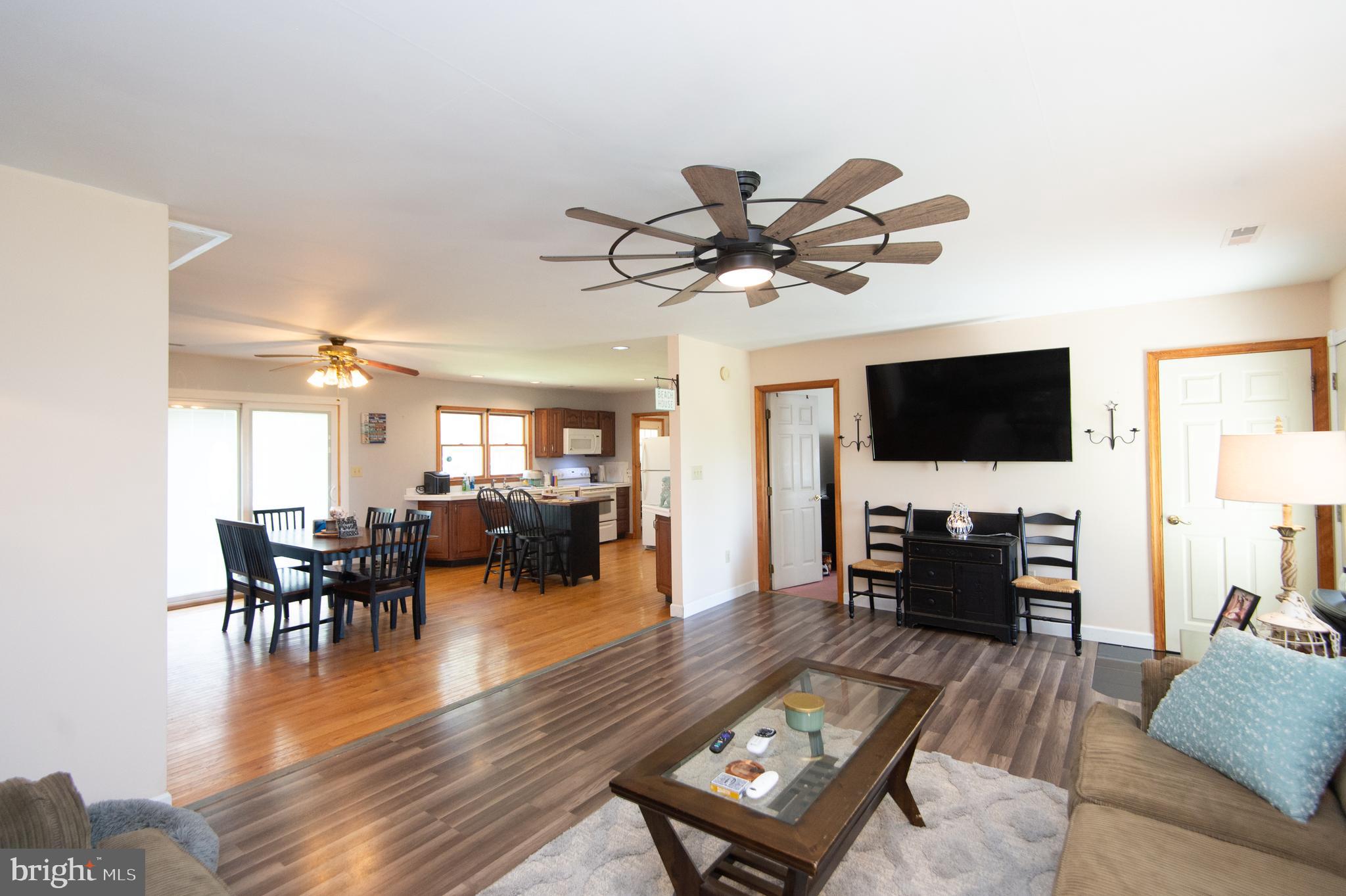6422 Suicide Bridge Road Hurlock, MD 21643 - Photo 8 of 32 dining area/living room