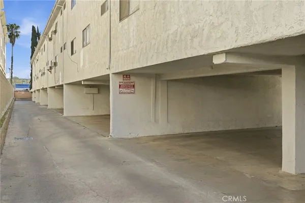 $2,985,000 | 6902 Vesper Avenue, Van Nuys, CA 91405