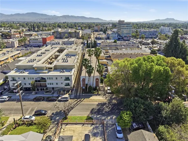 $2,985,000 | 6902 Vesper Avenue, Van Nuys, CA 91405