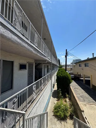 $2,985,000 | 6902 Vesper Avenue, Van Nuys, CA 91405