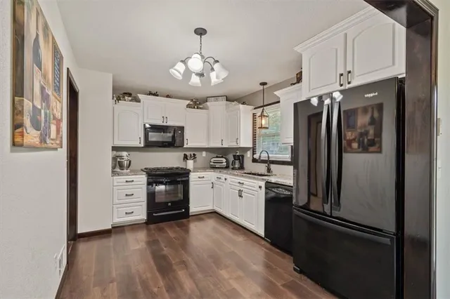 $300,000 | 16121 East 36th Street South, Independence, MO 64055