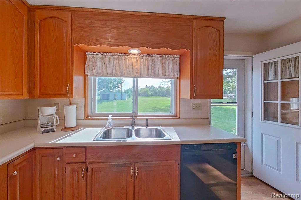 12463 Odell Road Linden, MI 48451 - Photo 12 of 43