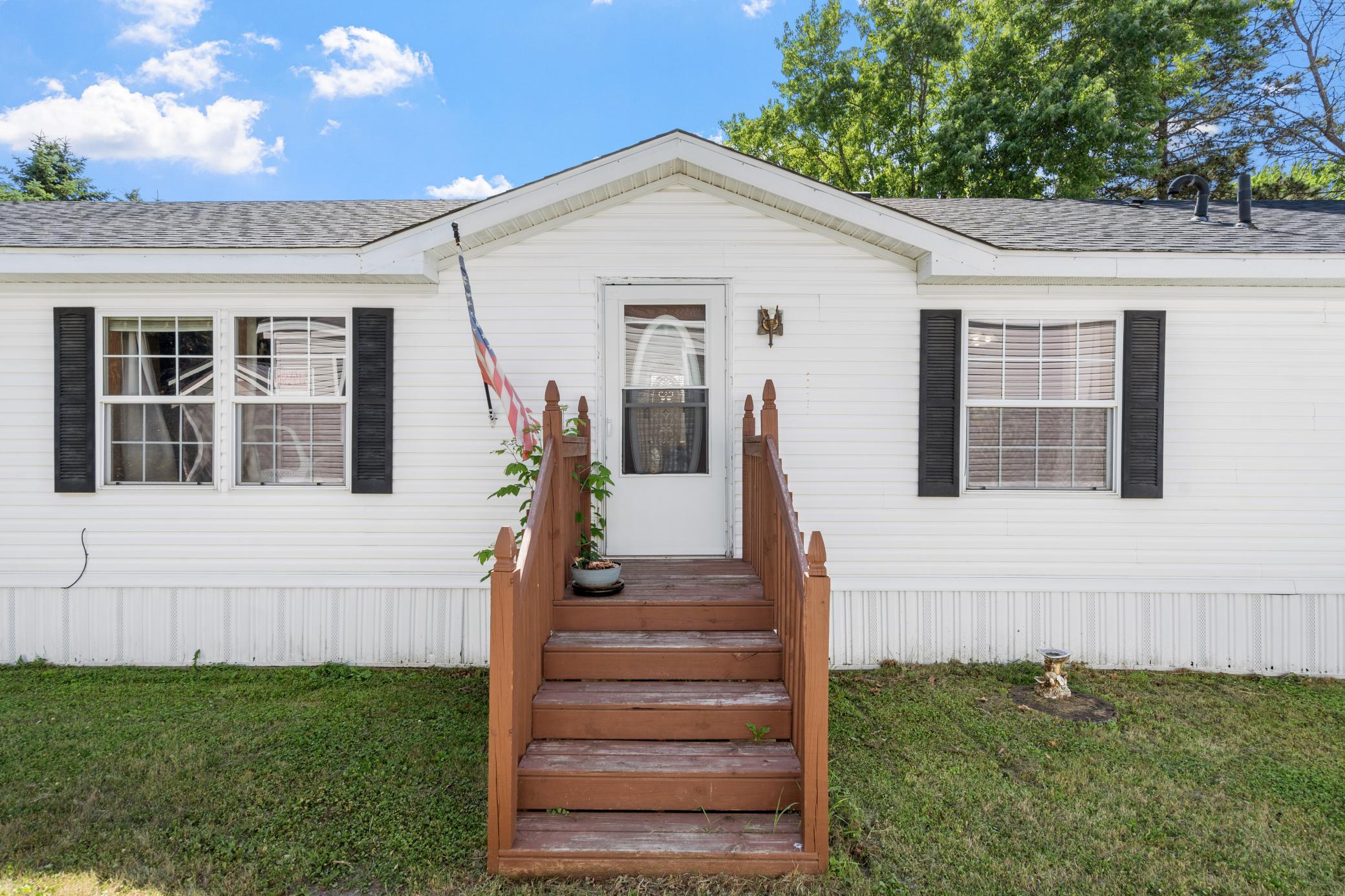 93 Riverside Terrace Drive Watertown, MN 55388 - Photo 1 of 39
