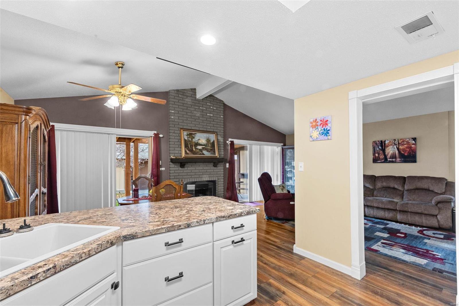 2640 Hampton Road, Unit 2B St. Charles, MO 63303 - Photo 7 of 24 Gallery Image 7