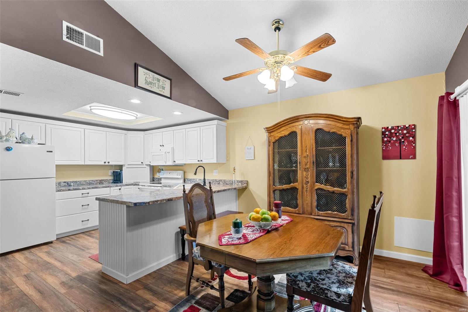 2640 Hampton Road, Unit 2B St. Charles, MO 63303 - Photo 9 of 24 Gallery Image 9