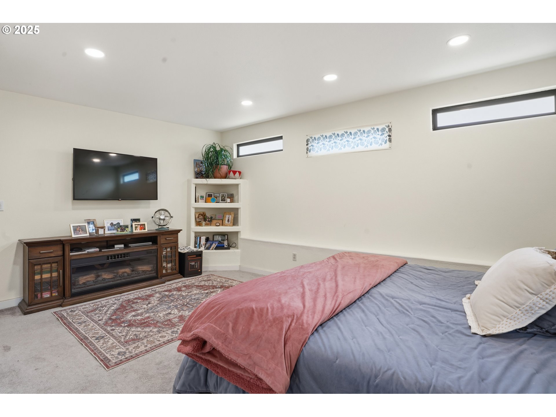 18085 Southwest Kinnaman Road Beaverton, OR 97078 - Photo 20 of 43 Primary Bedroom