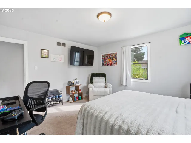 $500,000 | 18085 Southwest Kinnaman Road, Beaverton, OR 97078