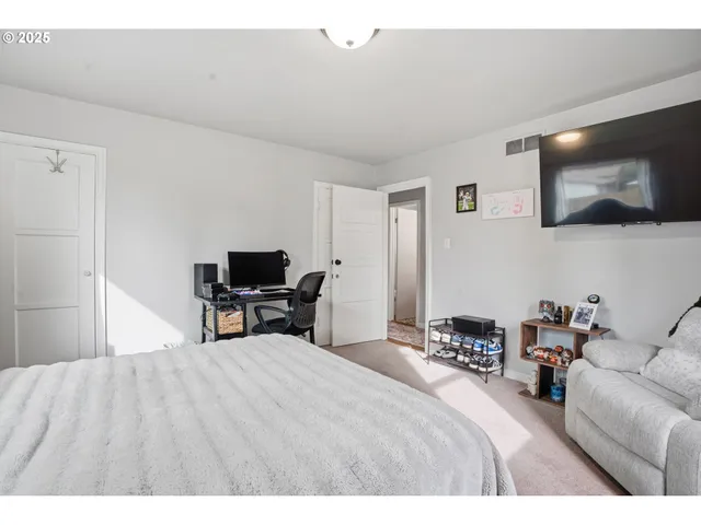 $500,000 | 18085 Southwest Kinnaman Road, Beaverton, OR 97078