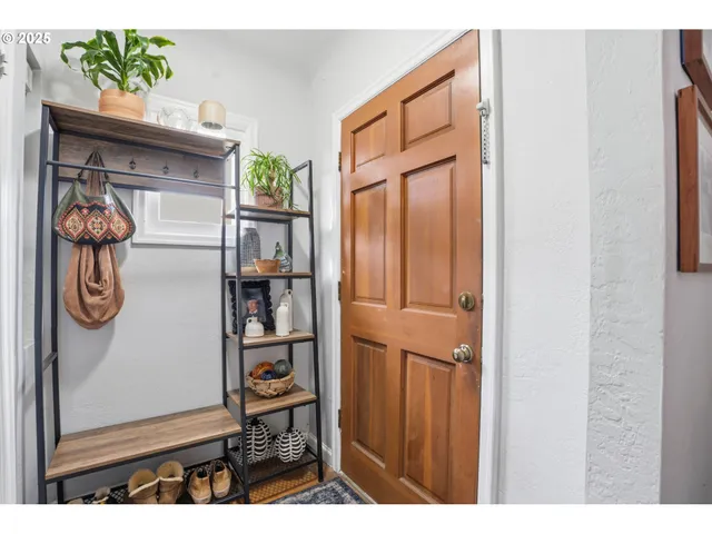 $500,000 | 18085 Southwest Kinnaman Road, Beaverton, OR 97078