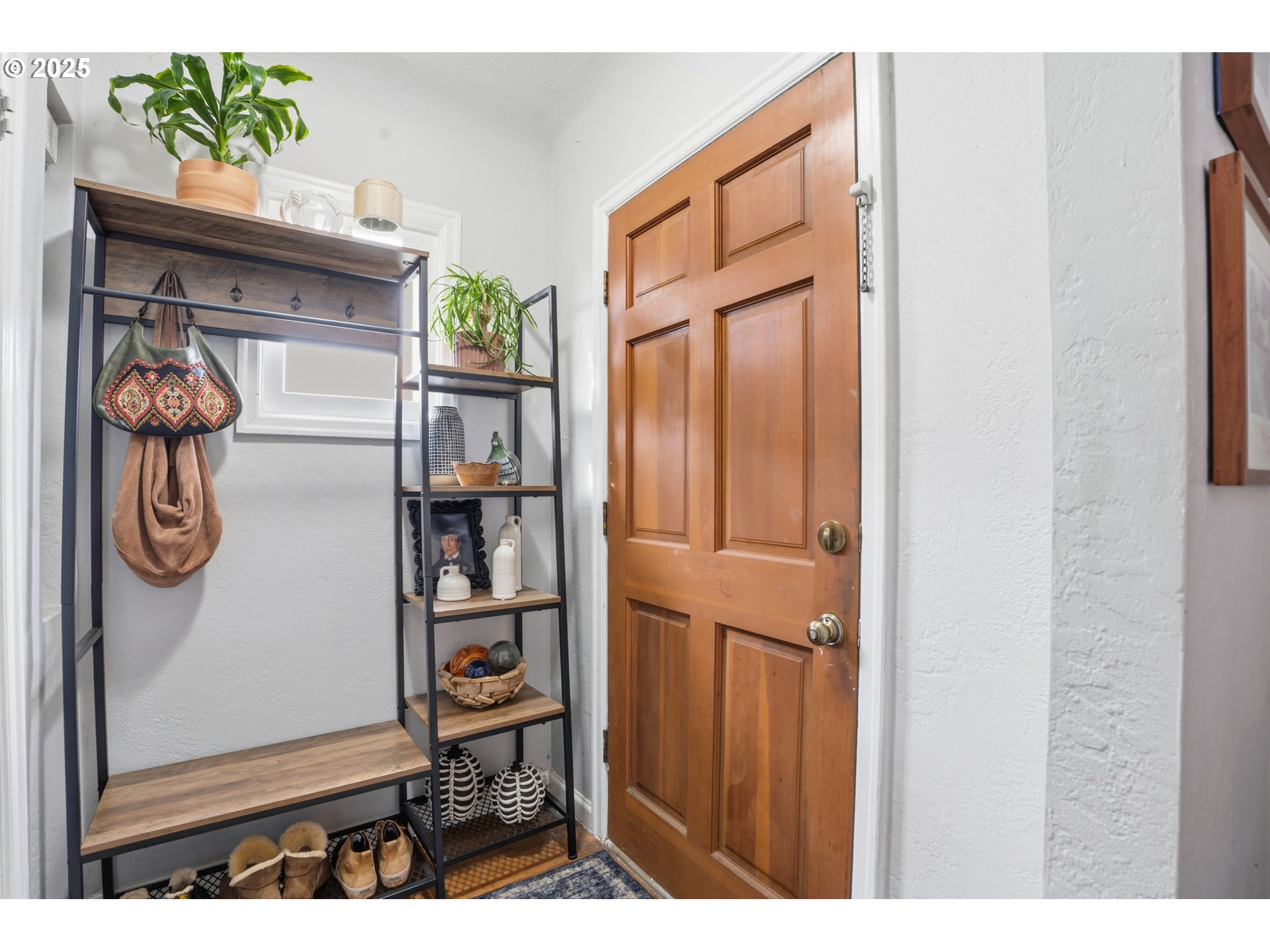 18085 Southwest Kinnaman Road Beaverton, OR 97078 - Photo 5 of 43 Garage