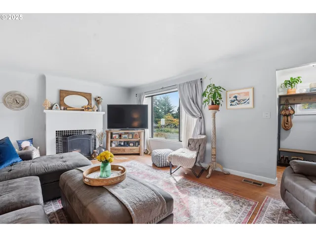 $500,000 | 18085 Southwest Kinnaman Road, Beaverton, OR 97078