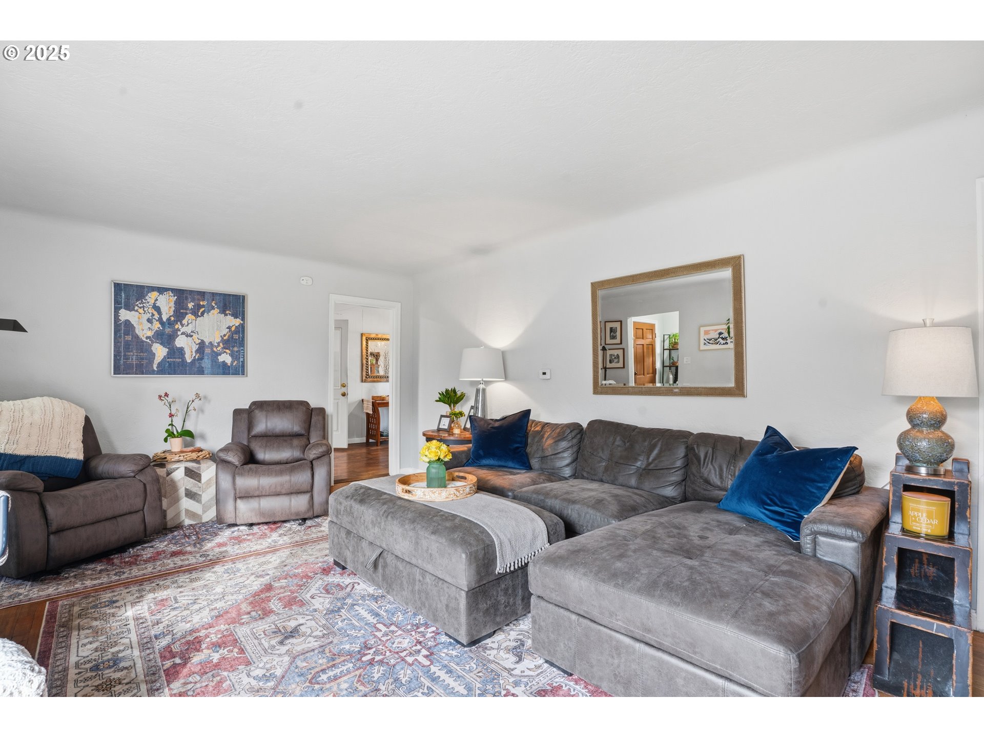 18085 Southwest Kinnaman Road Beaverton, OR 97078 - Photo 8 of 43 Living Room