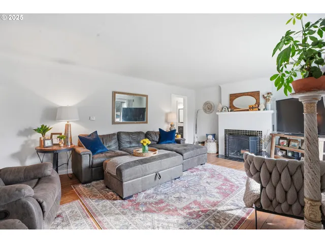 $500,000 | 18085 Southwest Kinnaman Road, Beaverton, OR 97078