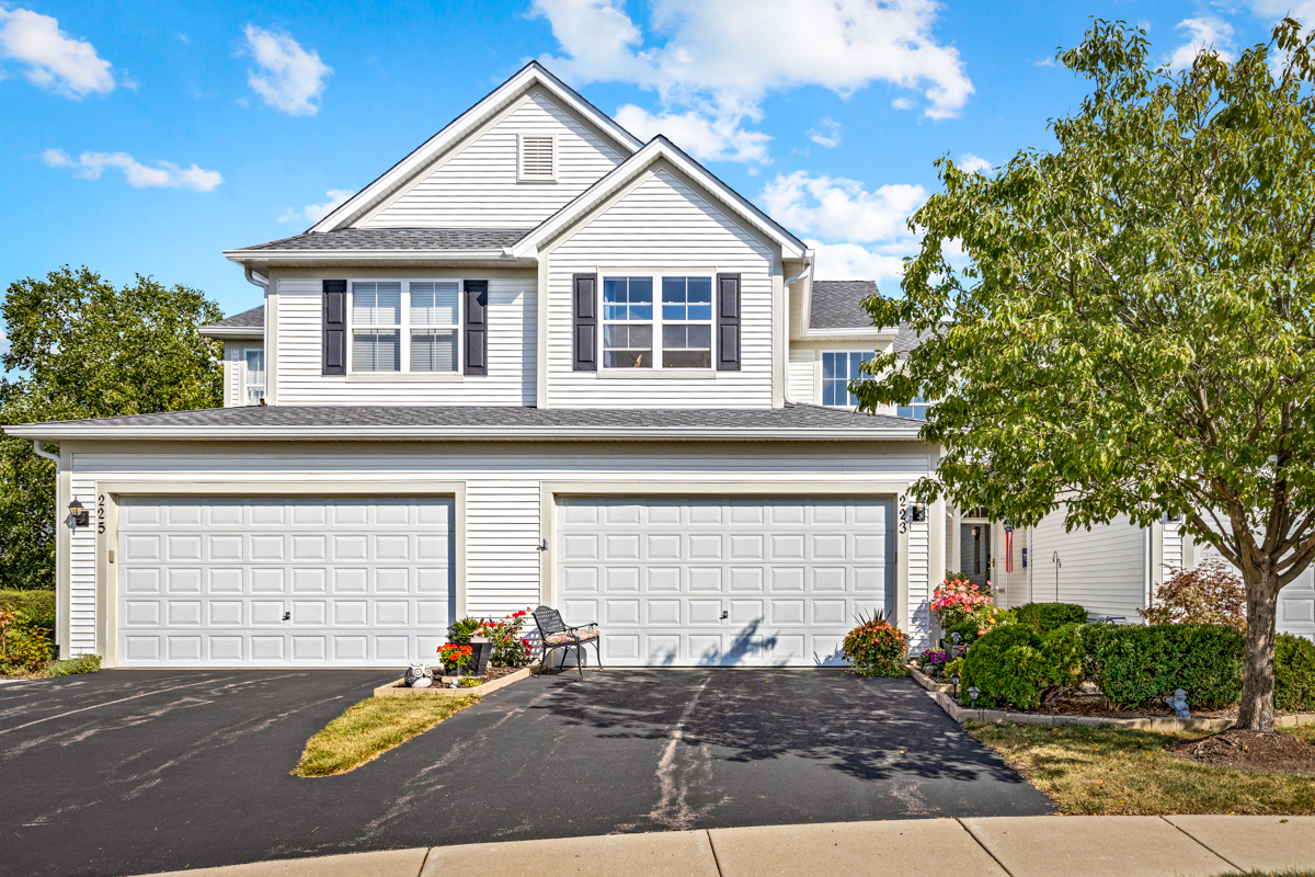 223 Grand Ridge Road St. Charles, IL 60175 - Photo 2 of 27