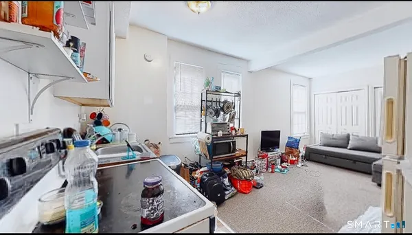 $1,138 | 666 Main Street, Unit B6, Middletown, CT 06457