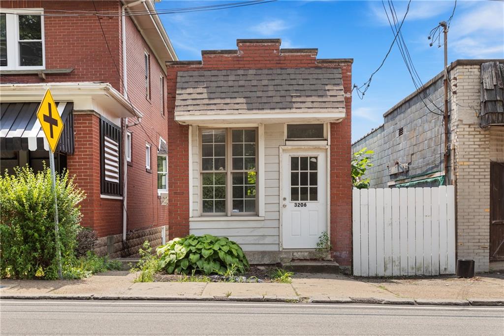 3206 Willett Road Pittsburgh, PA 15227 - Photo 3 of 25 Gallery Image 3