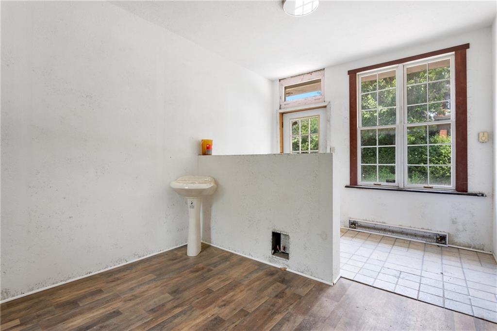 3206 Willett Road Pittsburgh, PA 15227 - Photo 4 of 25 Gallery Image 4