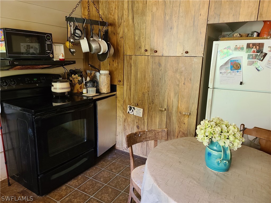 11581 Deal Road North Fort Myers, FL 33917 - Photo 5 of 6 Gallery Image 5