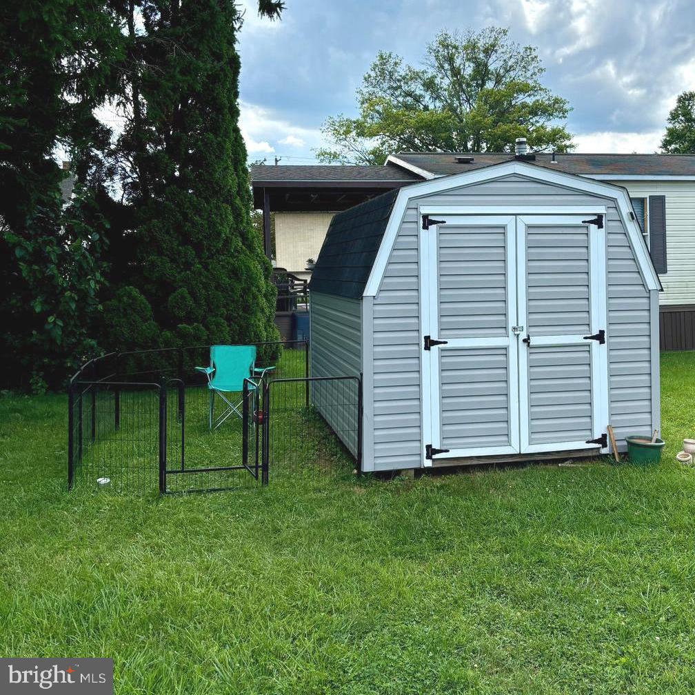 8 Penn Valley Village Lititz, PA 17543 - Photo 12 of 13 Shed Stays