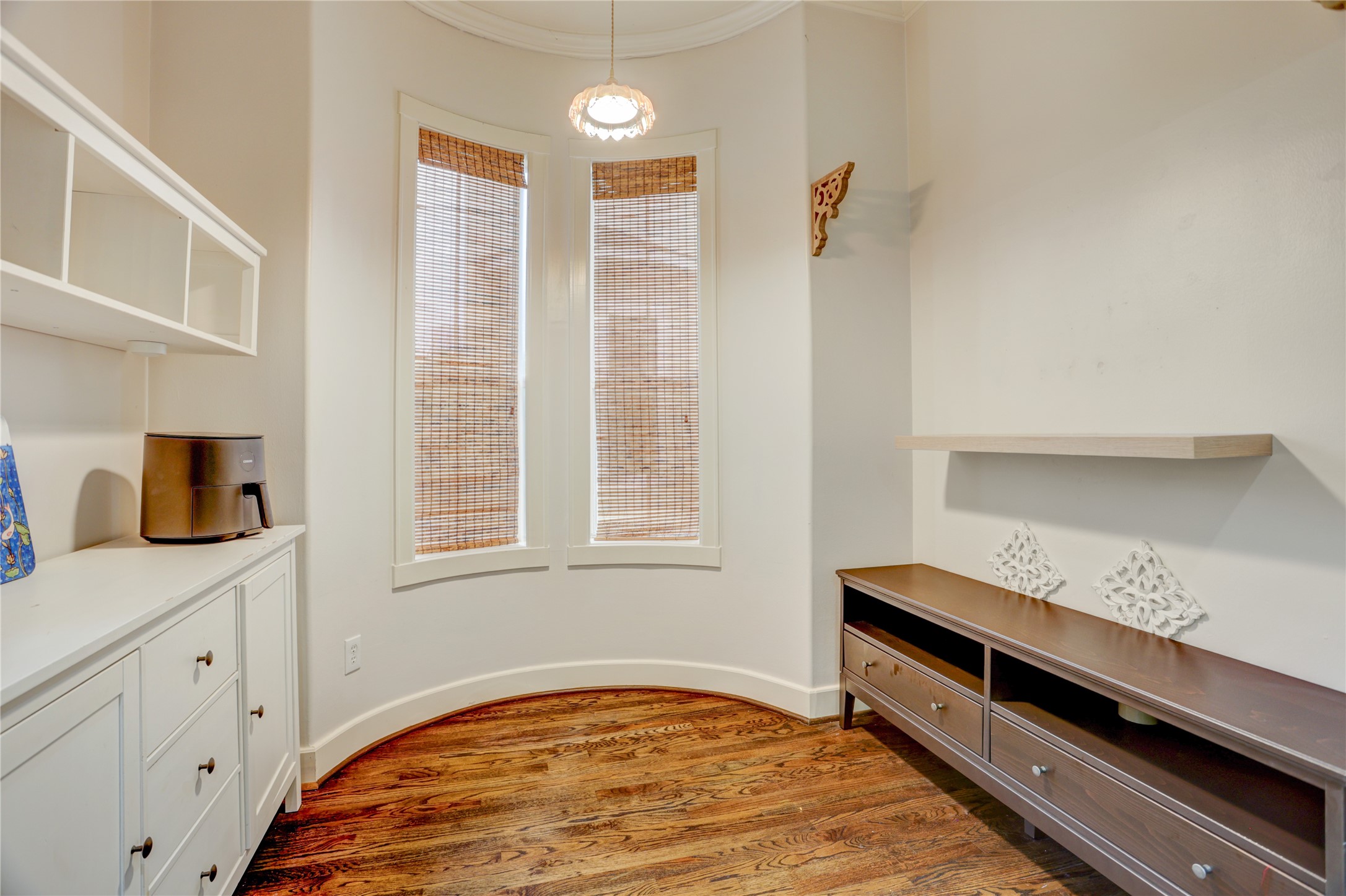 4262 Childress Street, Unit B Houston, TX 77005 - Photo 12 of 22 a view of room with window